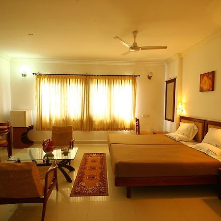 Sea Queen Hotel Kozhikode Exterior photo