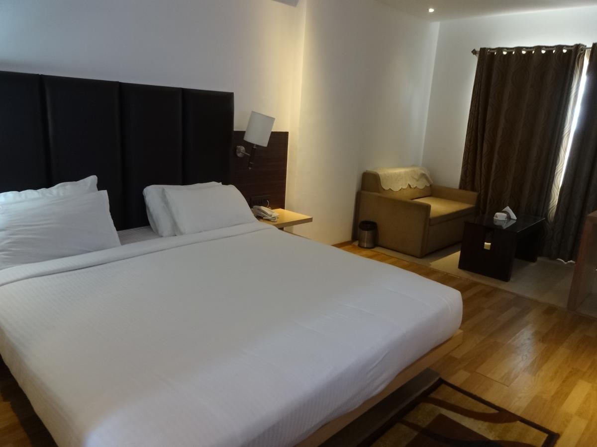 Sea Queen Hotel Kozhikode Exterior photo