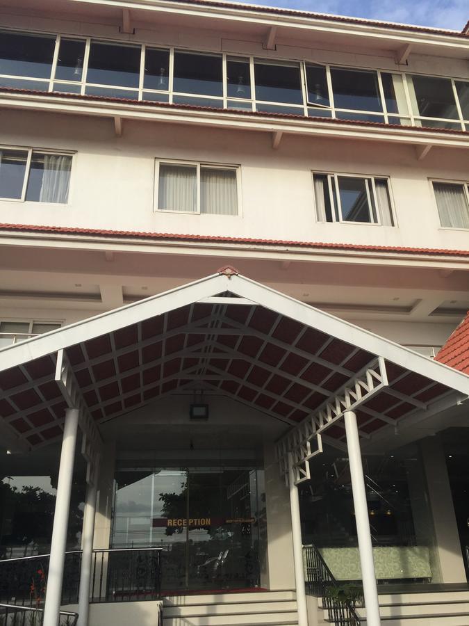 Sea Queen Hotel Kozhikode Exterior photo